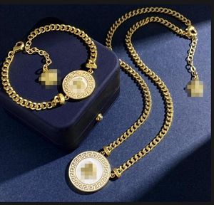 Retro modehalsband armband studörhängen ringar set emalj harts medusa hänge mässing färg emalj damer designer smycken gåvor hms18 - 00