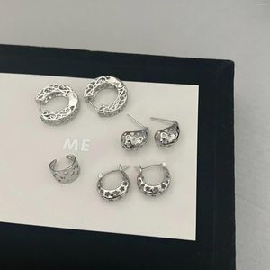 Orecchini a cerchio Coreano Clip per orecchie completamente perforate Scavate Semplici Fibbie alla moda Fresco Dolce Design di nicchia Accessori per donna e ragazza