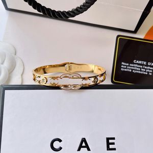 Womens 18k Gold Bangle Armband Love Classic Design Cuff Armband Spring Romantic Girl Unisex Jewelry Designer Gift Armband Fashion Jewelry Wholesale