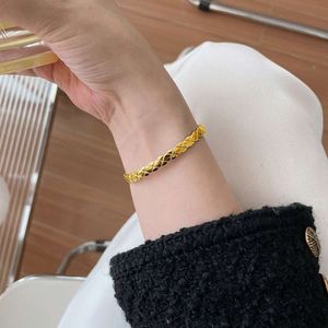 Bathing Colorless Small Fragrant Titanium Steel Wave Edge Diamond Pattern Ins Cool Wind Bracelet Female Senior Fried Dough