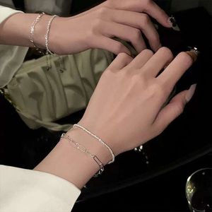Japansk koreansk stil tvådelar uppsättning dubbla skiktade armband, mousserande armband för kvinnor med minimalistiskt temperament och en