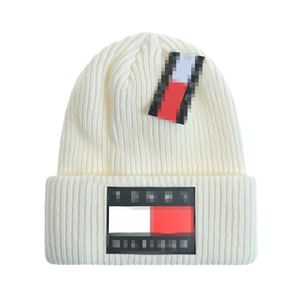 New Fashion beanie Mens Women designer hats top quality Classic knitted skull cap Embroidery badge outdoor sports wool hat women casual beanies H-2