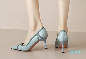 Sapatos de noiva elegantes para casamento 2023 deslizam na moda