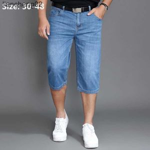 Herr shorts sommar jeans shorts mens denim elastiska sträckte tunna korta jean överdimensionerade plus ljusblå 42 44 46 48 manlig kalvlängd byxor w0408