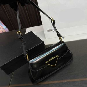 классическая сумка с клапаном, роскошные дизайнерские сумки, женские сумки через плечо, блестящая кожа под мышками, женский флип-кошелек, дизайнерские кошельки Messenger 230915