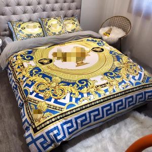 High-end European luxury Medusa autumn and winter warm print model room villa bed four-piece set
