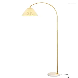 Lâmpadas de assoalho Nordic Minimalista Tecido Plissado LED Lâmpada Sala de estar Decoração de Casa Sofá Canto Canto Mesa Luz Quarto Cabeceira