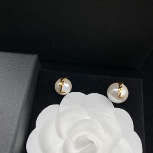 Luksusowe kobiety uszy designerka biżuteria kolczyki litery Pearl Earing Boucle Hoops