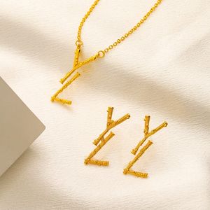 Luxury Boutique Gift Jewelry Set Mini Style Letter Earrings Fashion Boutique Jewelry Set High Quality 18K Gold Plated Love Gift Pendant Necklace