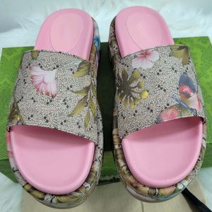 2023 Womens Slippers Fashion Embroidered Canvas Designer Slides Slip Mens Canvas Covered Platform Sandals Beige Blue Canvas Summer Slippers