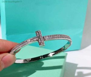 Bangle Charm Designer rostfritt Imbue Diamond T Shape Locks Armband för män Kvinnor Fashion Jewelry Rose Silver Gold Love Bangle Party Gift Tiffa T-Home Bsav