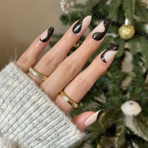 Falsche Nägel 24 Stück kurze Mandel French Cute Heart Fake Nail Tips DIY Full Cover Abnehmbare Maniküre-Werkzeuge 2023