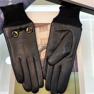 Mode g kvinna handske lyxiga fårskinn handskar hösten vinter gants varm läder mjuka fingerhandskar 2 stilar guantes designer handchuh