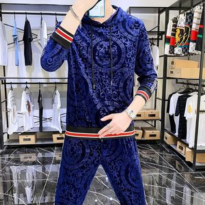 Men's Tracksuits Luxury Retro Print For Men 2 Piece Set Long Sleeve Golden Velvet Hoodie Pants Streetwear Sports Suit Casual Clothing