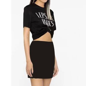 23 Verão Casual Mulheres T-shirt Designer Roupas Camiseta Manga Curta Algodão Cor Sólida Pescoço Redondo Carta Impressão Crop Vercace Top Tee Feminino Casual Solto Streetwear S-L