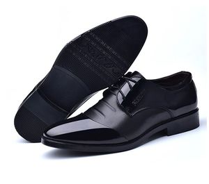 Men sapatos mocassins Faux Suede Metal Metal Soll Color Slip na cabeça redonda de fundo plano Business Casual Chaussure Homeme Leather Dress Shoes 38-48