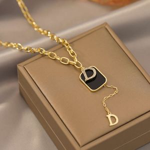 and Niche Design D-letter Necklace for Women in 2023, A New Trendy High-end Square Neck Chain with Fashionable Commuting