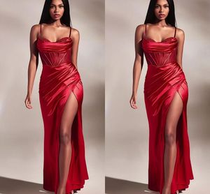 Sexig röd plus storlek Mermaid Prom Dresses Long For Women Paged Spaghetti Straps Draped High Side Split Formella tillfällen Pageant Dress Evening Party Födelsedagsklänningar