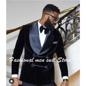 Abiti da uomo Blazer Ultima moda Velluto nero Uomo con scialle Risvolto Sposo Prom Smoking Terno Masculino Blazer Per abiti da sposa 2 pezzi