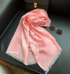 Luxo Luxury Silk Silk Senk Couple Luter Wool Texture Letter Design de lenços quentes