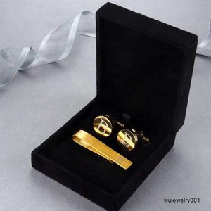 CuffLink Üreticisi Tedarikçi Özelleştirilmiş Metal Kelepleme Bağlantıları Erkek Kufflinks ve Klip Klipsleri Kutu Ambalajı