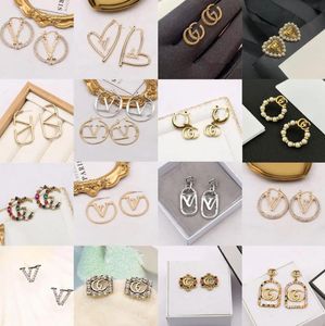 multi-stile Invio casuale Stilisti Lettere Stud Donna Marchio di lusso Orecchino Strass di cristallo Perla Placcato oro 18 carati Argento 925 Festa di nozze Jewerlry