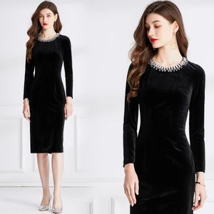 مصمم فرنسي Party Velvet Skinny Dress Woman Sexy Slim Vacation Flack Black Beded Hip Split Prom Dress Long Sleeved Spring Fall O-Dect Elegant Fit Ballgown Frocks