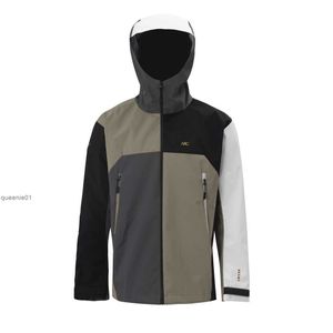 Cappotto da giacca da esterno con funzione shell impermeabile superiore di design ricamato Spring Arc