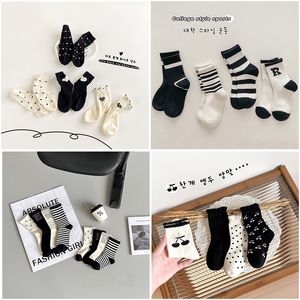 Designers Design Wave Point Toddlers Baby High Quality New Boys Girls Fashion Children Breathable Cotton Socks Black And White Striped Kids Mid-tube Socks