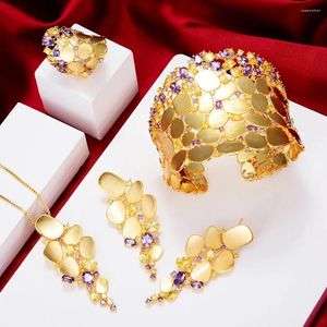 Halskette Ohrringe Set Luxus vergoldet Armreifen Armband Schmuck für Damen UAE Dubai Braut Hochzeit 4 Stück