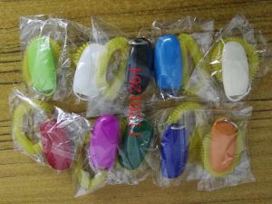 vendita all'ingrosso Fashion Dog Pet Click Clicker Training Trainer Aid Mix di colori per il polso ZZ