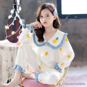 Pajamas صغيرة النمط الطازج الفتيات الجليد الحرير بيجامات مجموعة لطيف دمية طوق الأطفال بأكمام طويلة الملابس المنزلية الربيع الخريف بيجاماس R231108