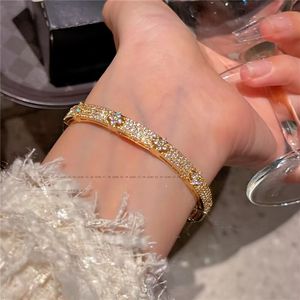 Bracciali firmati Vans Clover Bracciale quadrifoglio in oro 18k con ciondolo a forma di amore, ciondolo in cristallo scintillante con diamanti per le donne, matrimonio, gioielli per la festa della mamma