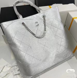 Toppkvalitetsdesigner Silverväska Ny mode Högkänsla Sydkorea kedja Tote stor kapacitet Crossbody påsar axelväskor