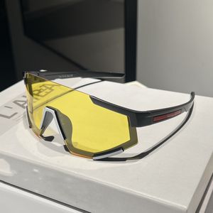 Designer Shield Sunglasses para Mulheres Homens Grandes óculos de sol ativos envolventes SPS04W generoso e estilo vanguardista óculos de proteção UV400 ao ar livre