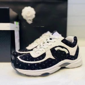 2024 Tasarımcı Ayakkabı Lüks Ayakkabı Erkekler Tasarımcı Ayakkabı Ofis Ofis Dışarıda Sıradan Ayakkabı Düşük Erkek Kadın Moda Derma Trainers Moda Platformu Sneaker Channelshoes