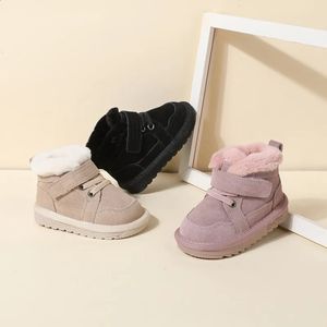 Pierwsze Walkers Winter Baby Snow Boots Unisex Skórzanie urocze chłopcy buty dla dziewcząt ciepłe bawełniane dzieciaki Sneakers miękki dno maluch 231109