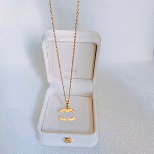 Collana regalo d'amore di alta qualità Collana di moda e di fascia alta con diamanti Collana con ciondolo di marca di design Collana di gioielli di marca di lusso di Natale Collana regalo per feste di nozze