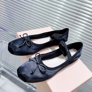 Designer-Ballettschuhe mit Schleife, Satin, Damen-Kleiderschuh, Loafer, Paris, Vintage, klassisch, flacher Absatz, modische, bequeme Tanzschuhe, Schwarz