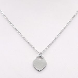 Love Necklace Chain Heart Halsband smycken hängande designers tillbehör designer kvinnor guld rose titan stål charm hänge