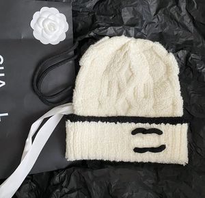 Designer Beanie 100% Cashmere Skull Caps Designer di lusso Cappello Taglia 56-58cm Per l'inverno Caldo Sci Regalo di Natale