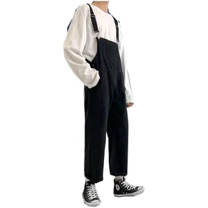 Jeans maschi maschi 2023 versione coreana di tute per utensili salti in un pezzo di pantaloni di denim nero blu più dimensioni S-xxlmen's