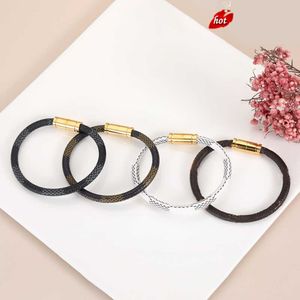 Brand Designer Charm Bracelet Classic Plaid Leather Rope Gold Silver Buckle Beads Hand Rope Men Women Couple Bracelets Luxury Gift 19 W8UR