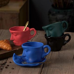Kubki para zabawna twarz design herbaty pucharowe Zestaw Płucak ceramiczny romantyczny romantyczny 260 ml kreatywne filiżanki kawy naczyń stołowa napoju
