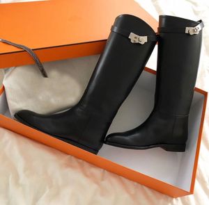 Top -Qualitätsschnalle Schwarzes Kalb Leder berühmte Marke Knight Long Knie Boot Designer Mode Winter berühmte springende Frauen hohe Stiefel
