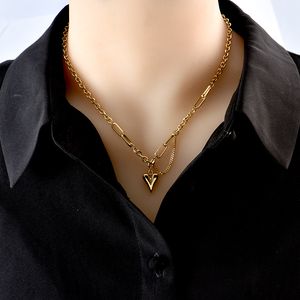 Klassisk vintage 18K Gold Heart Necklace/Armband Ladies Titanium Steel Ins Minimalist Halsband Hjärtarmband 2 -stycken smyckesuppsättning
