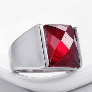 Cluster Rings Square Red 5A Zircon Diamonds Ruby Gemsten Masculine Concise for Men Bague Titanium rostfritt stål smycken tillbehör