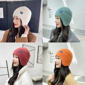 Czapki czapki/czaszki 2022 Nowe kobiety cukierki kolory Earflap zimowy kapelusz moda sztuczna futro dzianina kapelusz kpop styl miękki czapki czapki żeńskie streetwearu YQ231108