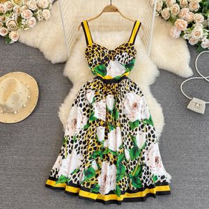 Luxo e elegante sutiã vestido suspenso na moda cintura fina sem mangas estampa de leopardo evasê grande vestido de balanço