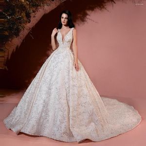 Wedding Dress Glitter 3D Floral A Line Dresses Sexy V-neck Sleeveless Dubai Bridal Pretty Flowers Lace Gowns Backless